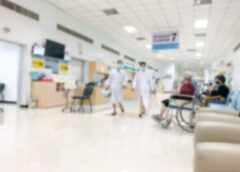 สัญญาณอันตราย! รพ.รัฐเกินครึ่งวิกฤตหนัก งบติดลบสะสม 1.5 หมื่นล้าน กระทบบัตรทอง 47 ล้านคน