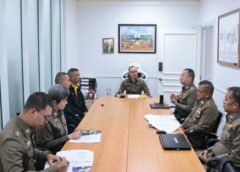 Ch-newsthailand.com ตร.และภาค 1 โดย ผบ.ตร.ต่าย และ ผบช.ภ.1 ต๋อง ผนึกพลังใจช่วยเหลือครอบครัว ตำรวจที่สูญเสีย เพื่อเป็นขวัญและกำลังใจให้กับ ผู้พิทักษ์สันติราษฎร์ของประชาชน