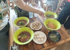 เตี๋ยวเรือโบราณชนชั้นยอด ‘ชามละ 1 บาท’ขวัญใจหนุ่มสาวโรงงานปราจีนบุรี ยุครัดเข็มขัด