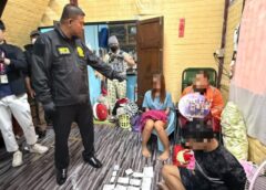 รองจ๋อ-สารวัตรแจ๊ะบุกรวบแก๊งสแกมเมอร์-ยาเสพติด ก๊อปคลิปหลอกขายโกคาร์ท นำเงินเข้าบัญชีม้า ถูกจับคาตู้กดเงิน หลักฐานคามือ