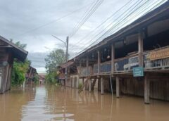 แม่น้ำปราจีนฯ เอ่อล้นทะลัก ‘ตลาดเก่า 100 ปี’ กบินทร์บุรี สูงครึ่งเมตร
