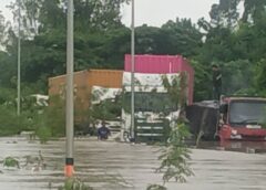 ฝนถล่มปราจีนบุรี น้ำท่วมถนน 359 สูง 1 เมตร รถยนต์ผ่านไม่ได้
